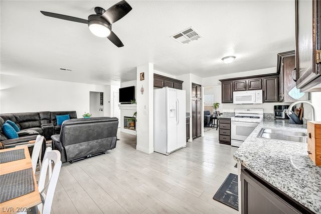 7225 Old Mission Drive, Las Vegas, NV 89128