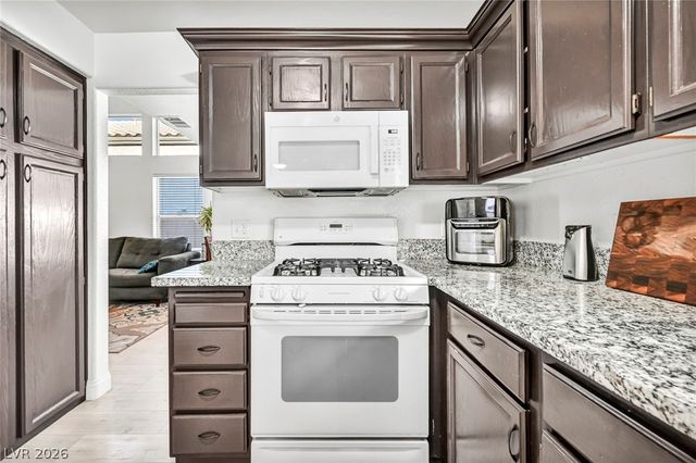 7225 Old Mission Drive, Las Vegas, NV 89128