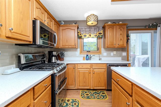 1120 W 16th Street S, Newton, IA 50208