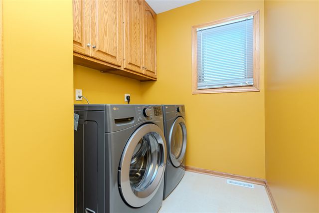 1120 W 16th Street S, Newton, IA 50208