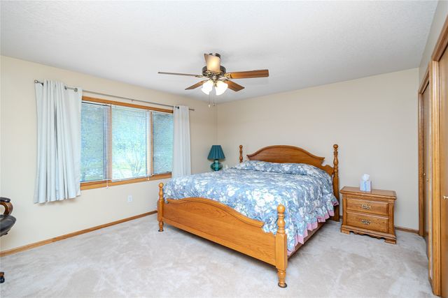 1120 W 16th Street S, Newton, IA 50208