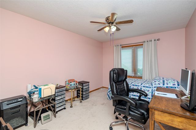 1120 W 16th Street S, Newton, IA 50208