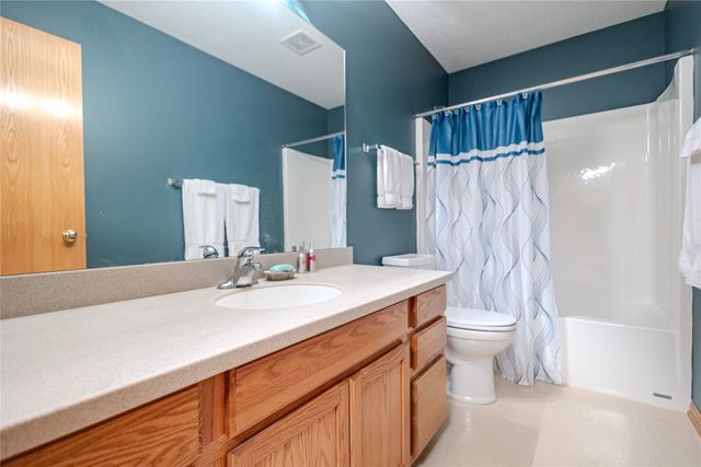 1120 W 16th Street S, Newton, IA 50208
