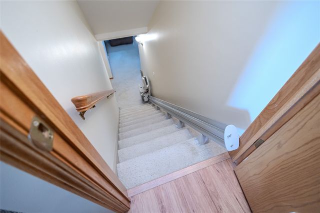 1120 W 16th Street S, Newton, IA 50208