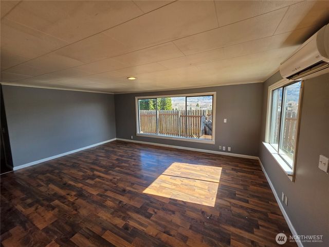 1009 17th Avenue, Oroville, WA 98844