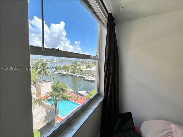 2935 NE 163rd St 5P, North Miami Beach, FL 33160