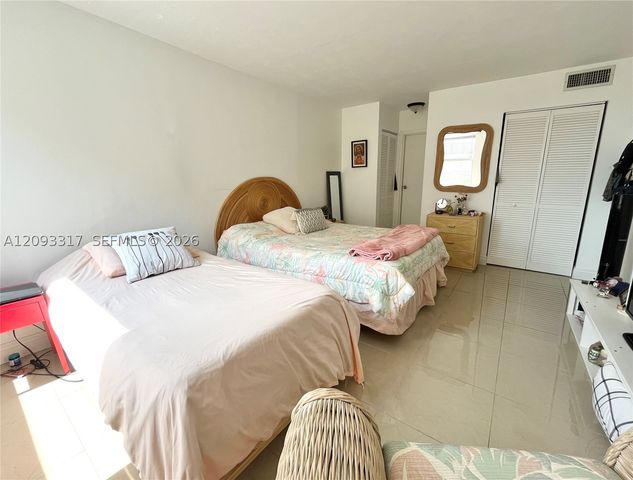 2935 NE 163rd St 5P, North Miami Beach, FL 33160