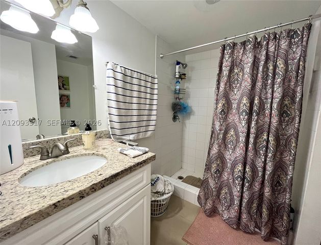 2935 NE 163rd St 5P, North Miami Beach, FL 33160