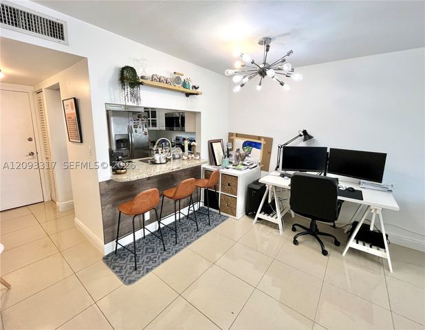 2935 NE 163rd St 5P, North Miami Beach, FL 33160