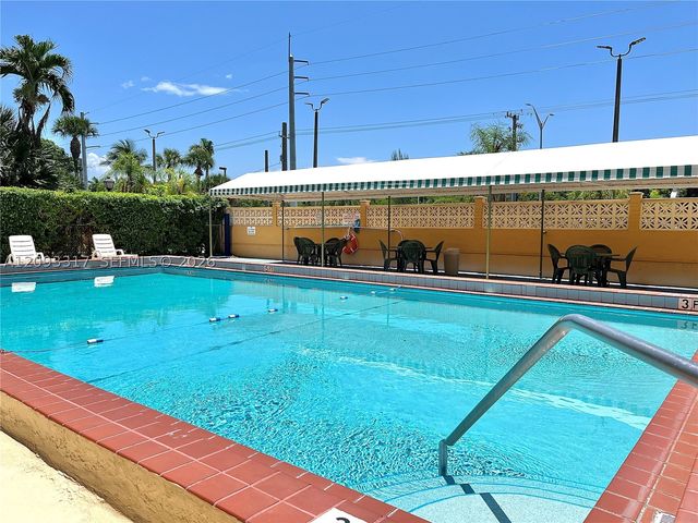 2935 NE 163rd St 5P, North Miami Beach, FL 33160