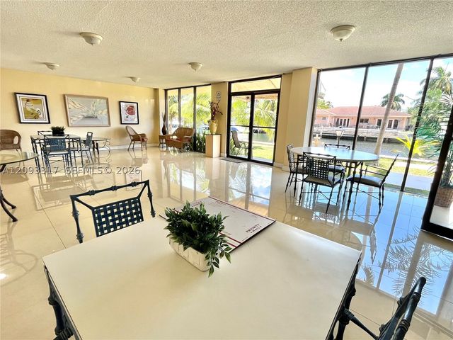 2935 NE 163rd St 5P, North Miami Beach, FL 33160