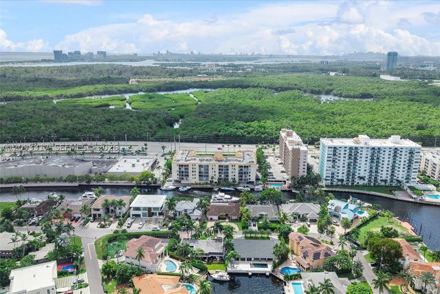 2935 NE 163rd St 5P, North Miami Beach, FL 33160