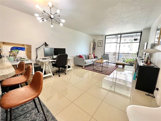 2935 NE 163rd St 5P, North Miami Beach, FL 33160