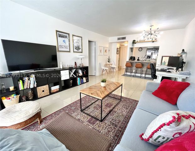 2935 NE 163rd St 5P, North Miami Beach, FL 33160