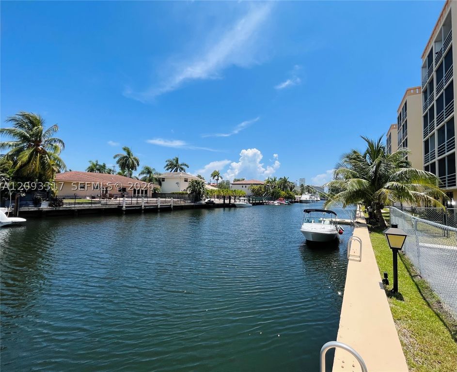 2935 NE 163rd St 5P, North Miami Beach, FL 33160