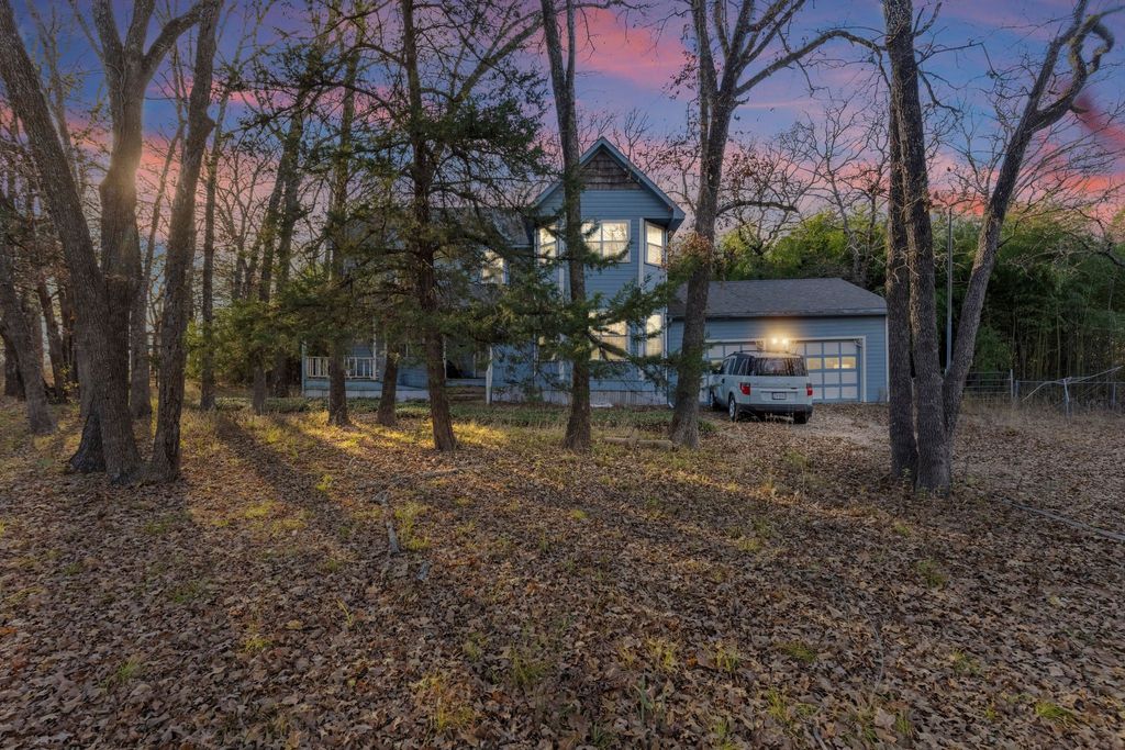 2096 Private Road 3340, Greenville, TX 75402