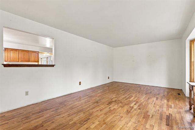 7106 Lake Road, Montrose, MI 48457