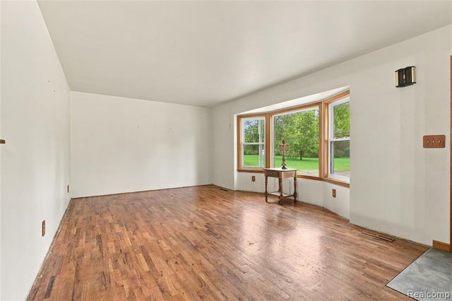 7106 Lake Road, Montrose, MI 48457