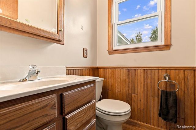 7106 Lake Road, Montrose, MI 48457