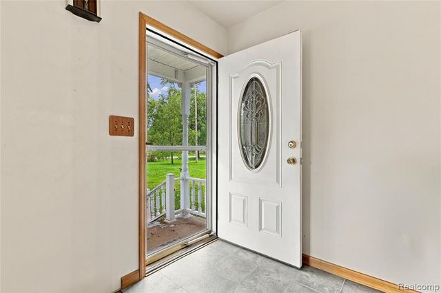 7106 Lake Road, Montrose, MI 48457