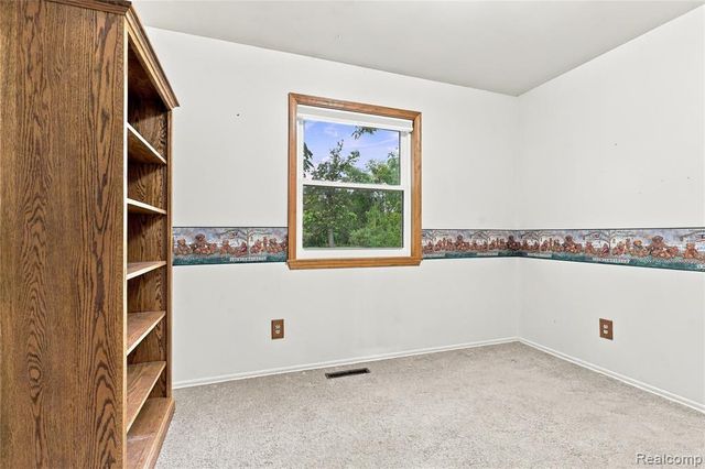 7106 Lake Road, Montrose, MI 48457
