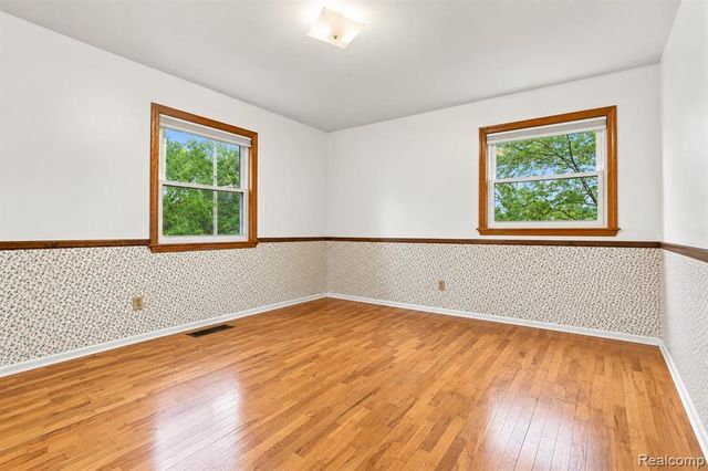7106 Lake Road, Montrose, MI 48457