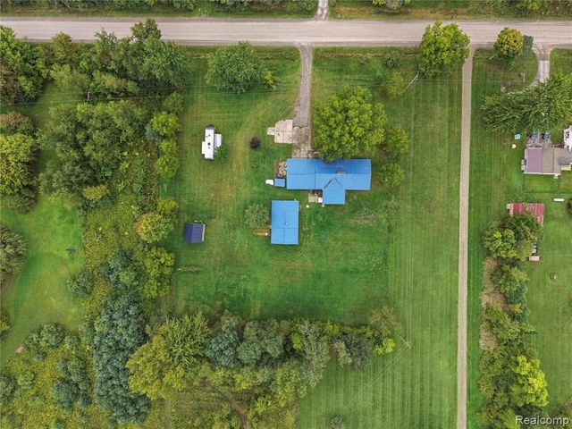 7106 Lake Road, Montrose, MI 48457