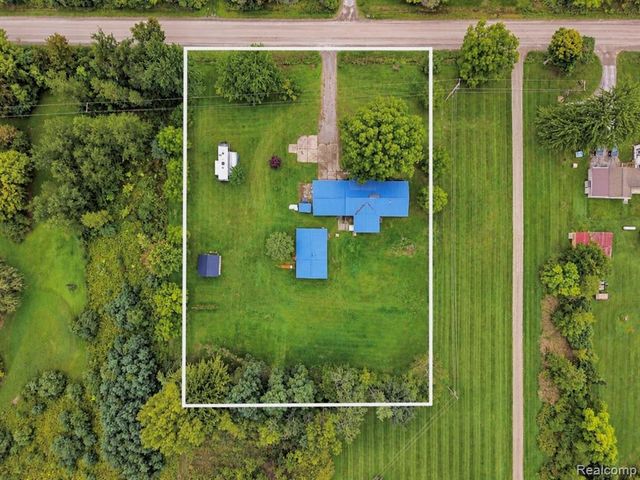 7106 Lake Road, Montrose, MI 48457