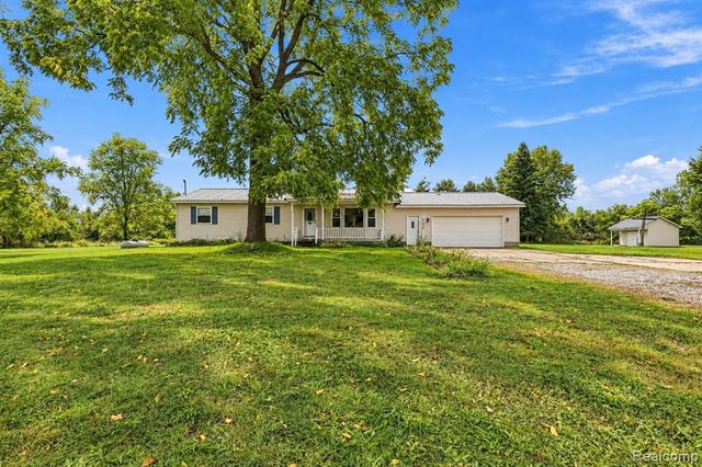 7106 Lake Road, Montrose, MI 48457