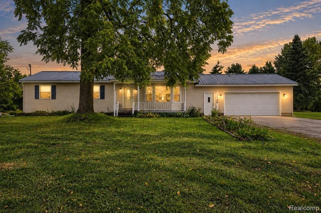 7106 Lake Road, Montrose, MI 48457
