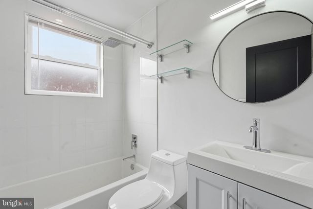 1204 TRENTON PL SE, Washington, DC 20032