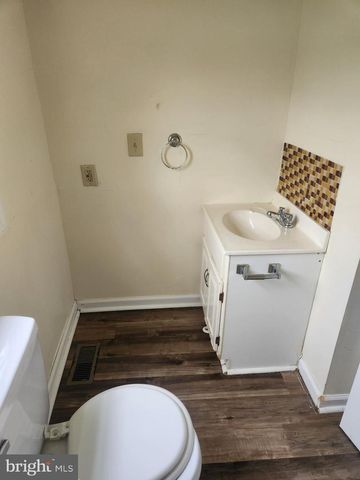 121 CONNECTOR RD, Martinsburg, WV 25405