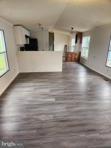 121 CONNECTOR RD, Martinsburg, WV 25405