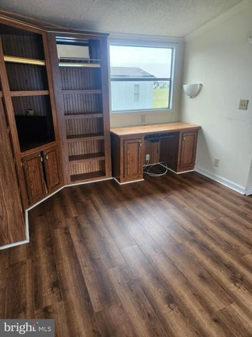121 CONNECTOR RD, Martinsburg, WV 25405