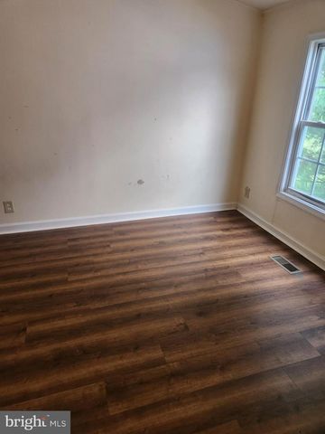 121 CONNECTOR RD, Martinsburg, WV 25405