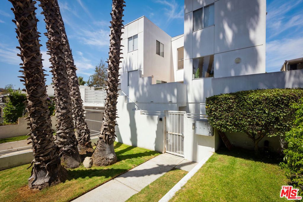 1823 20th Street 103, Santa Monica, CA 90404 — photo 2