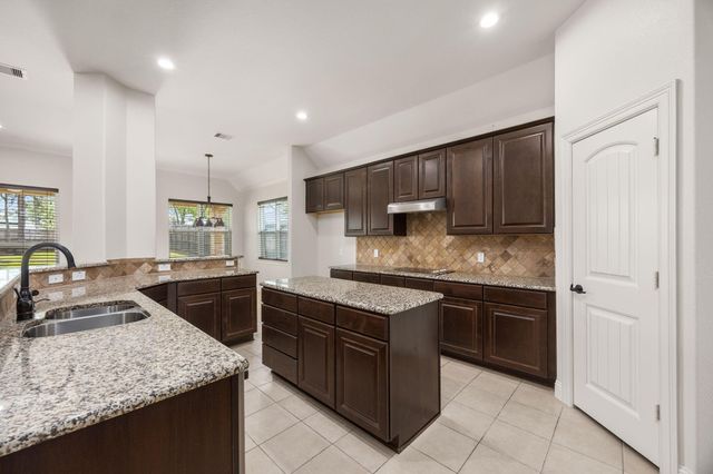 18843 Maverick Ranch Road E, Magnolia, TX 77355