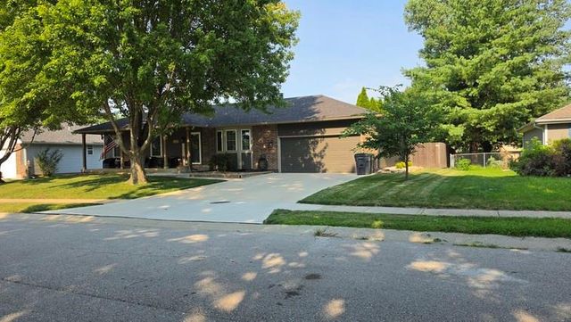 809 SW Hereford Drive, Grain Valley, MO 64029