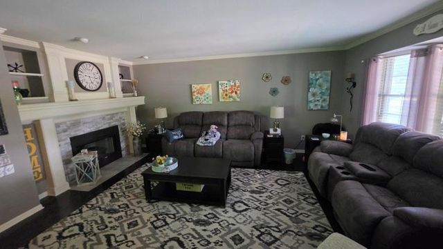 809 SW Hereford Drive, Grain Valley, MO 64029