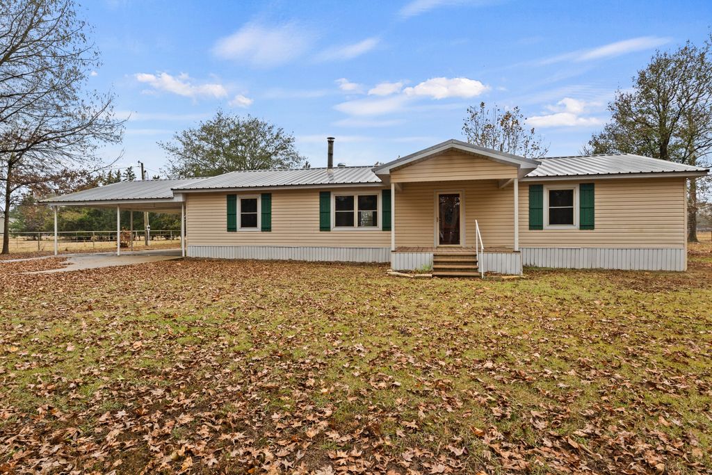 2638 SE County Road 4115, Mount Vernon, TX 75457