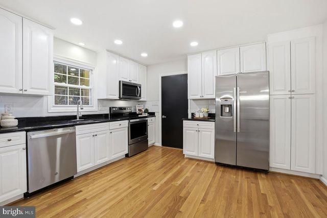 12130 AMBLESIDE DR, Potomac, MD 20854