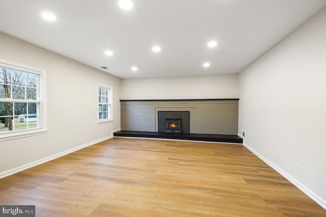 12130 AMBLESIDE DR, Potomac, MD 20854