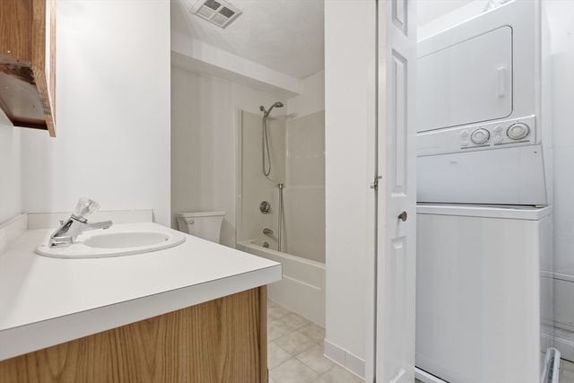 39 Parlin St 404, Everett, MA 02149