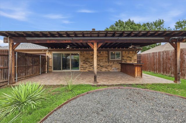 1614 Sunswept Terrace, Lewisville, TX 75077
