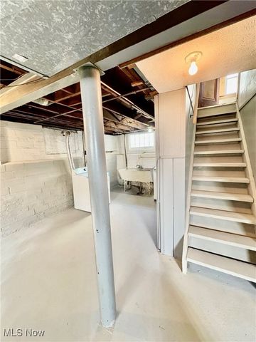 19031 Locherie Avenue, Euclid, OH 44119