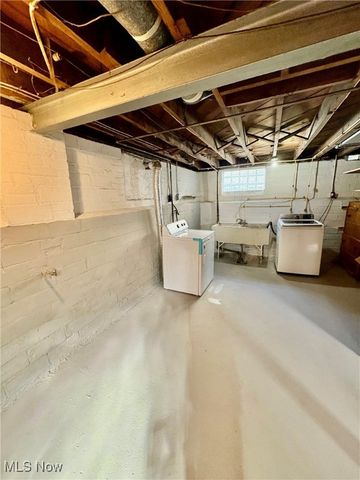 19031 Locherie Avenue, Euclid, OH 44119