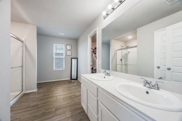 926 Hurstwood Drive, Van Alstyne, TX 75495