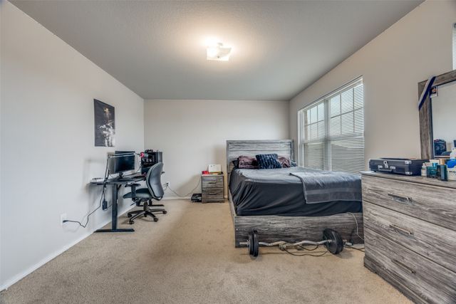 926 Hurstwood Drive, Van Alstyne, TX 75495