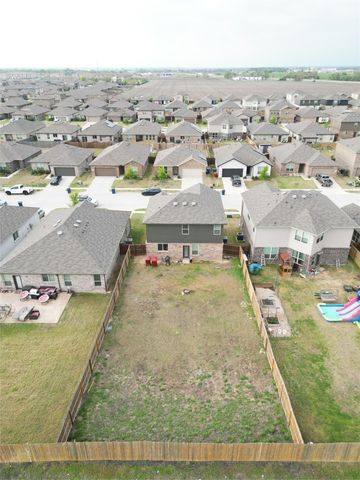 926 Hurstwood Drive, Van Alstyne, TX 75495