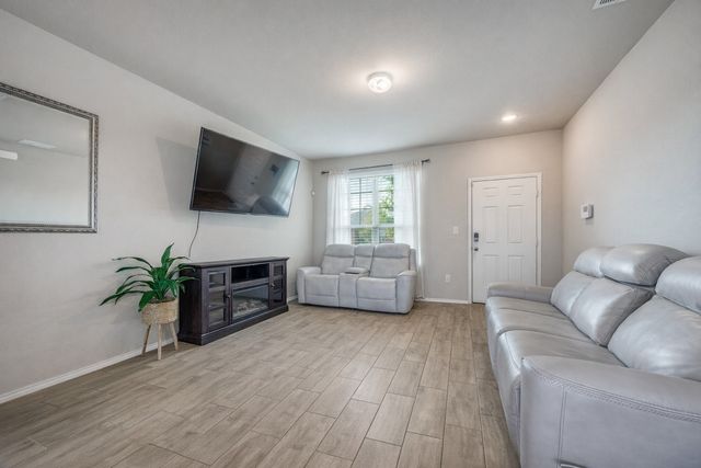 926 Hurstwood Drive, Van Alstyne, TX 75495